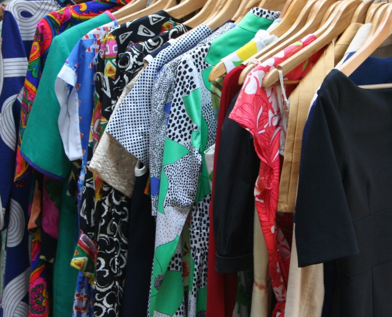 association-ST RAPHAEL-min_dresses_apparel_clothing_clothes_clothes_hangers_wooden_hangers_retail_shop_closet-1149845